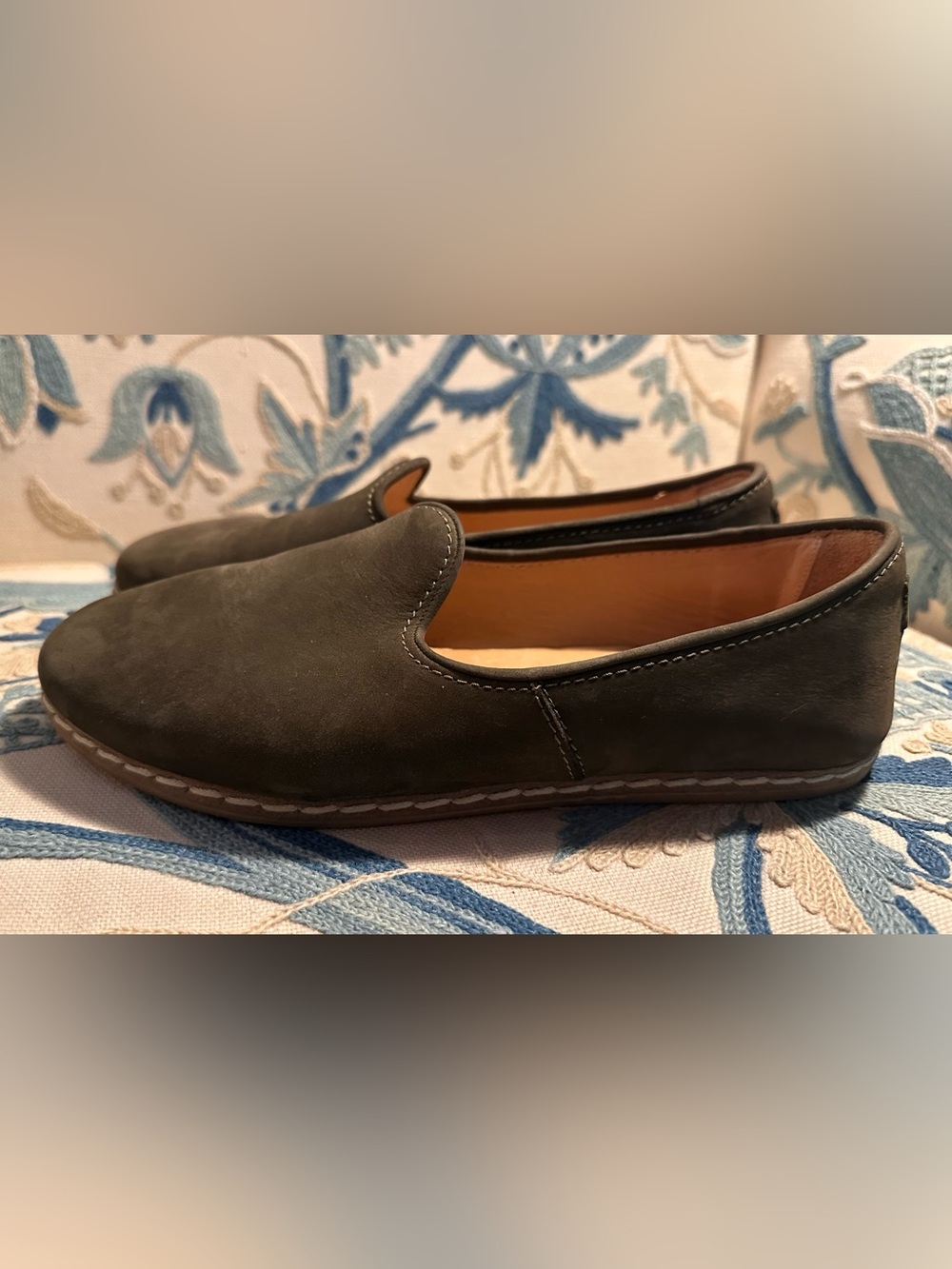 Charix Slip On Shoes. Size 7.5 - Picture 3 of 9